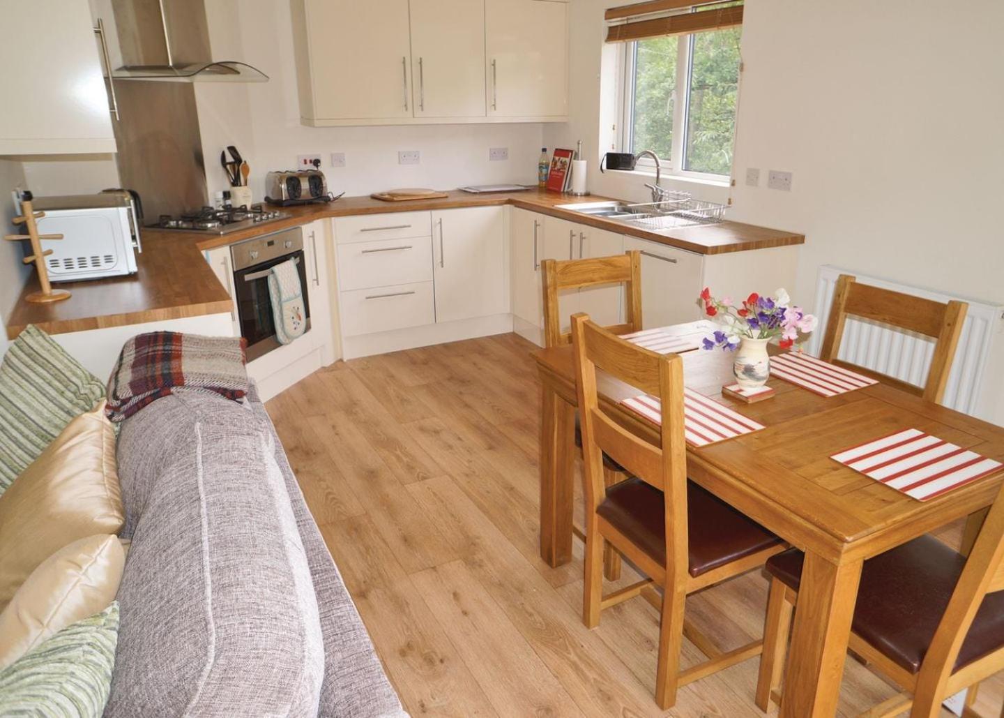 Clun Valley Lodges Clunton Экстерьер фото