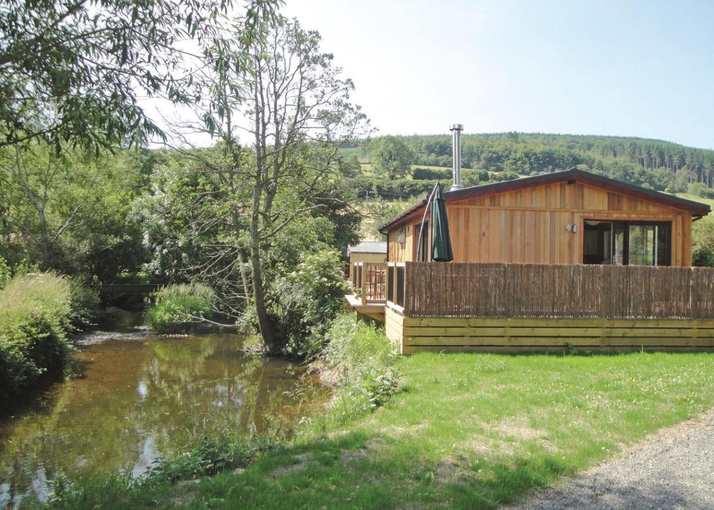 Clun Valley Lodges Clunton Экстерьер фото